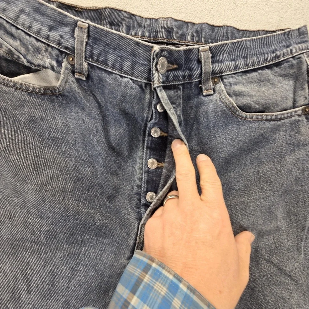 Levis important sizing